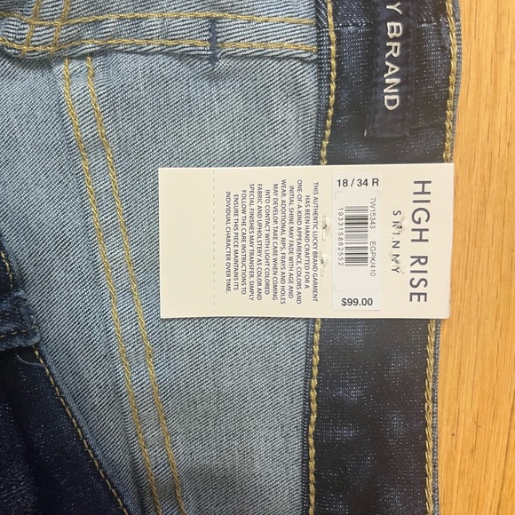 Lucky Brand High Rise Curvy Jeans - Picture 3 of 5